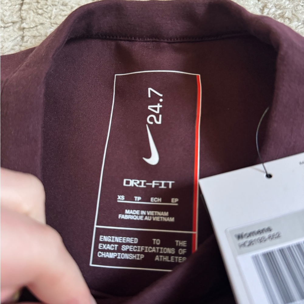 NWT Nike Women's Long Sleeve Crewneck Top - Deep Plum - Picture 4 of 11